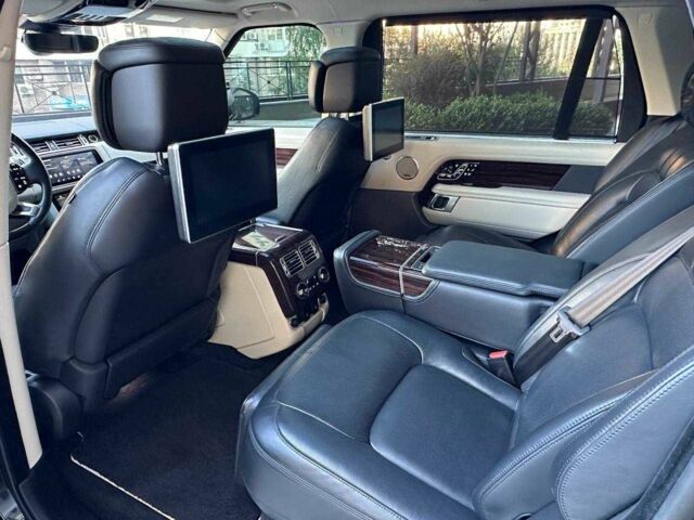 Чорний Ленд Ровер Рендж Ровер, об'ємом двигуна 4.4 л та пробігом 99 тис. км за 76900 $, фото 13 на Automoto.ua