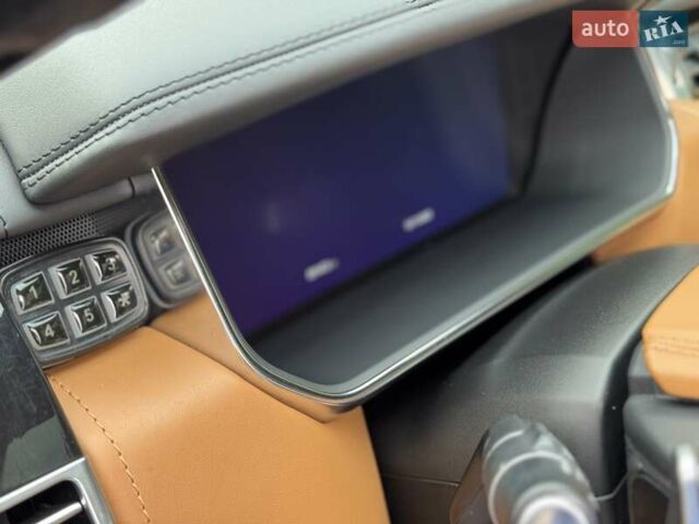 Чорний Ленд Ровер Рендж Ровер, об'ємом двигуна 4.37 л та пробігом 91 тис. км за 84999 $, фото 9 на Automoto.ua