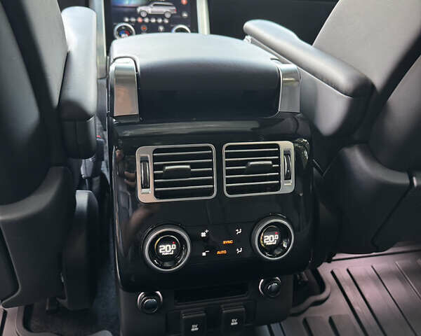 Черный Ленд Ровер Рендж Ровер, объемом двигателя 3 л и пробегом 69 тыс. км за 69000 $, фото 25 на Automoto.ua