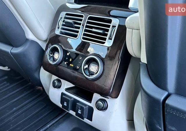 Чорний Ленд Ровер Рендж Ровер, об'ємом двигуна 5 л та пробігом 122 тис. км за 79999 $, фото 43 на Automoto.ua