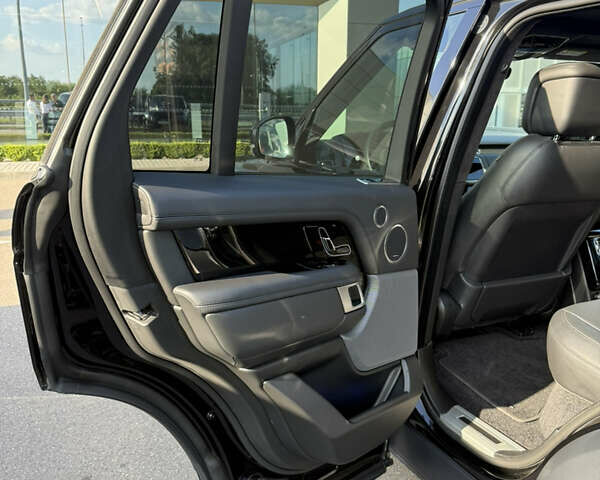 Черный Ленд Ровер Рендж Ровер, объемом двигателя 3 л и пробегом 115 тыс. км за 90900 $, фото 10 на Automoto.ua