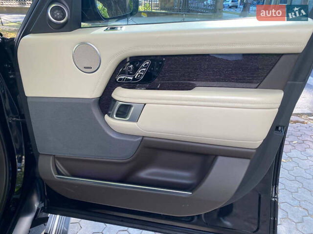 Черный Ленд Ровер Рендж Ровер, объемом двигателя 4.37 л и пробегом 61 тыс. км за 112000 $, фото 3 на Automoto.ua