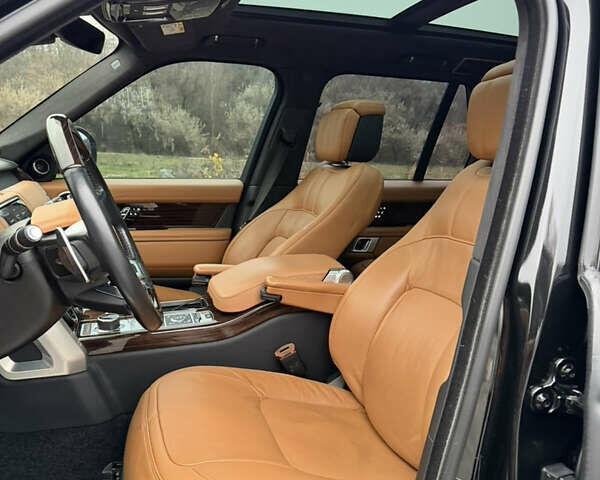 Черный Ленд Ровер Рендж Ровер, объемом двигателя 4.37 л и пробегом 95 тыс. км за 90500 $, фото 28 на Automoto.ua