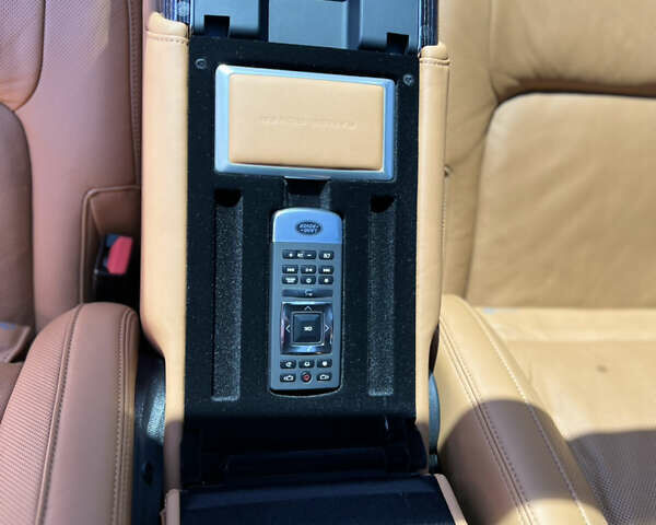 Черный Ленд Ровер Рендж Ровер, объемом двигателя 3 л и пробегом 106 тыс. км за 94900 $, фото 29 на Automoto.ua