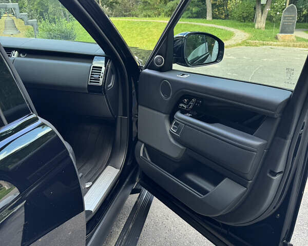 Черный Ленд Ровер Рендж Ровер, объемом двигателя 3 л и пробегом 69 тыс. км за 69000 $, фото 22 на Automoto.ua