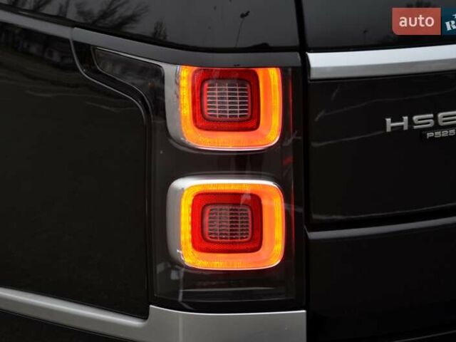 Чорний Ленд Ровер Рендж Ровер, об'ємом двигуна 5 л та пробігом 115 тис. км за 82999 $, фото 20 на Automoto.ua