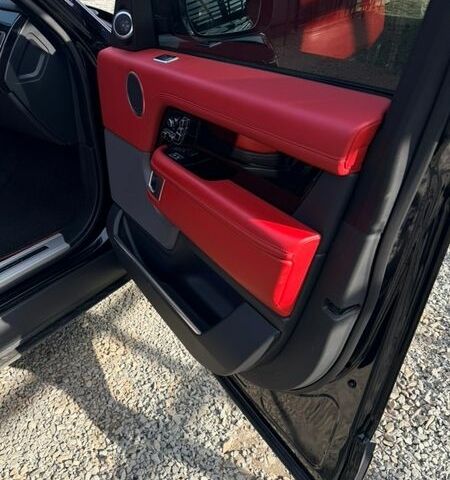 Черный Ленд Ровер Рендж Ровер, объемом двигателя 5 л и пробегом 78 тыс. км за 87000 $, фото 57 на Automoto.ua