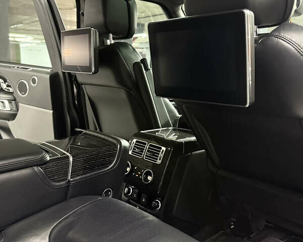 Чорний Ленд Ровер Рендж Ровер, об'ємом двигуна 4.37 л та пробігом 124 тис. км за 88000 $, фото 25 на Automoto.ua