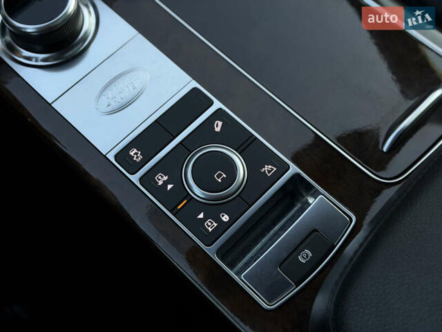 Черный Ленд Ровер Рендж Ровер, объемом двигателя 3 л и пробегом 75 тыс. км за 82000 $, фото 22 на Automoto.ua