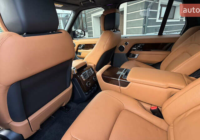 Чорний Ленд Ровер Рендж Ровер, об'ємом двигуна 3 л та пробігом 17 тис. км за 125000 $, фото 10 на Automoto.ua