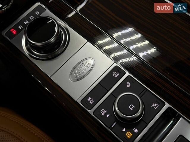 Черный Ленд Ровер Рендж Ровер, объемом двигателя 3 л и пробегом 49 тыс. км за 93500 $, фото 40 на Automoto.ua