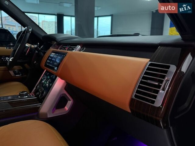 Черный Ленд Ровер Рендж Ровер, объемом двигателя 3 л и пробегом 49 тыс. км за 93500 $, фото 65 на Automoto.ua