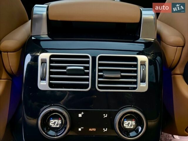 Черный Ленд Ровер Рендж Ровер, объемом двигателя 3 л и пробегом 69 тыс. км за 105000 $, фото 31 на Automoto.ua