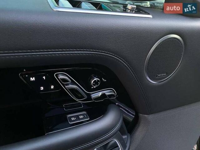 Черный Ленд Ровер Рендж Ровер, объемом двигателя 5 л и пробегом 69 тыс. км за 73900 $, фото 12 на Automoto.ua