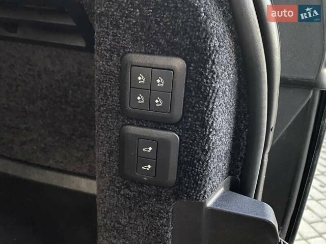 Черный Ленд Ровер Рендж Ровер, объемом двигателя 5 л и пробегом 69 тыс. км за 69950 $, фото 32 на Automoto.ua