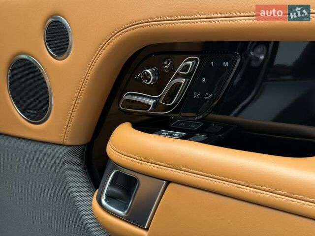 Чорний Ленд Ровер Рендж Ровер, об'ємом двигуна 3 л та пробігом 71 тис. км за 89990 $, фото 70 на Automoto.ua