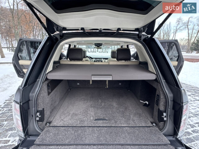 Чорний Ленд Ровер Рендж Ровер, об'ємом двигуна 3 л та пробігом 90 тис. км за 73999 $, фото 39 на Automoto.ua