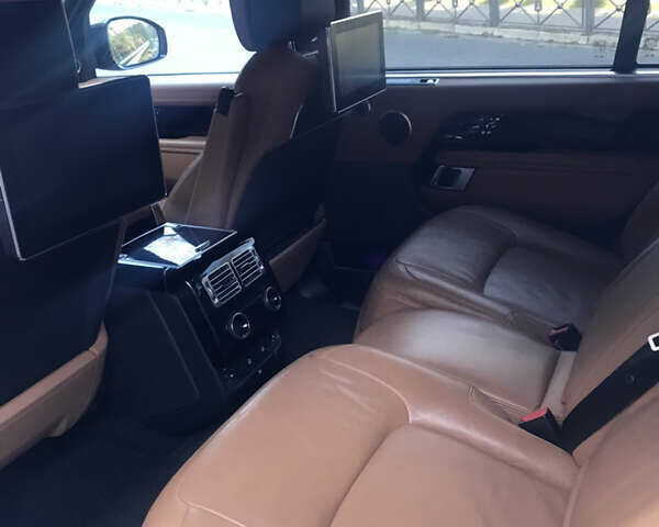 Черный Ленд Ровер Рендж Ровер, объемом двигателя 3 л и пробегом 115 тыс. км за 110000 $, фото 6 на Automoto.ua