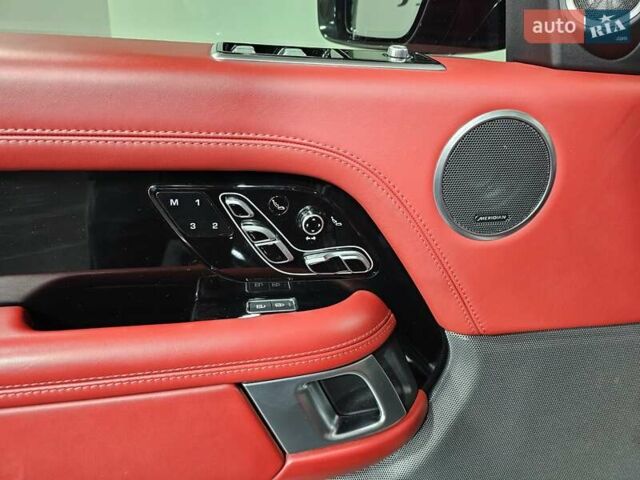 Ленд Ровер Рендж Ровер 2021 у Києві на Automoto.ua Чорний Ленд Ровер Рендж Ровер, об'ємом двигуна 3 л та пробігом 103 тис. км за 89999 $, фото 22 на Automoto.ua