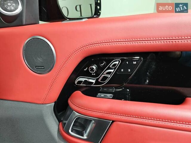 Ленд Ровер Рендж Ровер 2021 у Києві на Automoto.ua Чорний Ленд Ровер Рендж Ровер, об'ємом двигуна 3 л та пробігом 103 тис. км за 89999 $, фото 18 на Automoto.ua