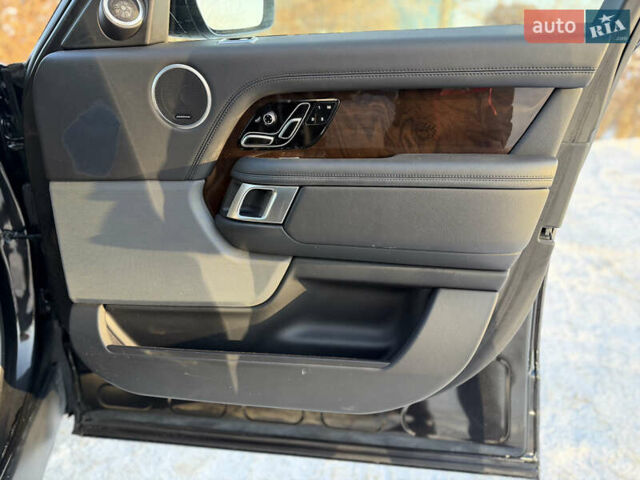 Черный Ленд Ровер Рендж Ровер, объемом двигателя 3 л и пробегом 75 тыс. км за 82000 $, фото 46 на Automoto.ua