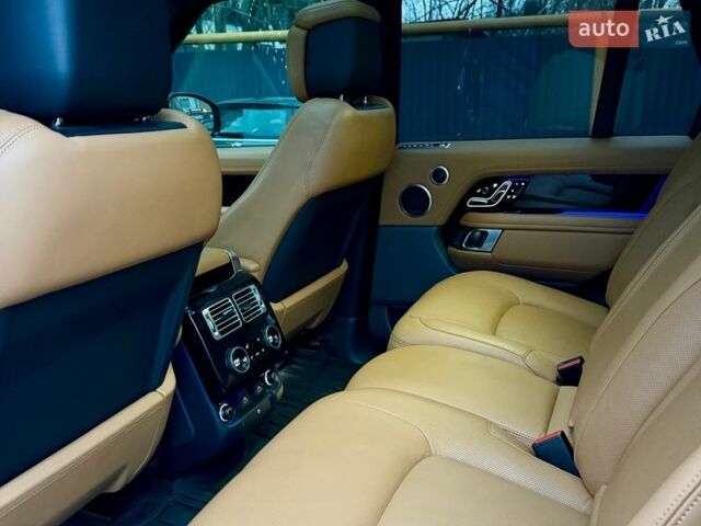 Черный Ленд Ровер Рендж Ровер, объемом двигателя 3 л и пробегом 69 тыс. км за 105000 $, фото 29 на Automoto.ua