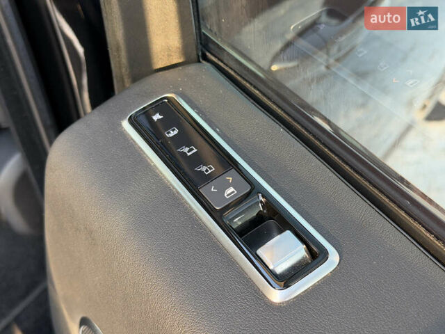 Черный Ленд Ровер Рендж Ровер, объемом двигателя 3 л и пробегом 75 тыс. км за 82000 $, фото 35 на Automoto.ua