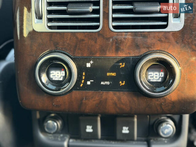 Черный Ленд Ровер Рендж Ровер, объемом двигателя 3 л и пробегом 75 тыс. км за 82000 $, фото 39 на Automoto.ua