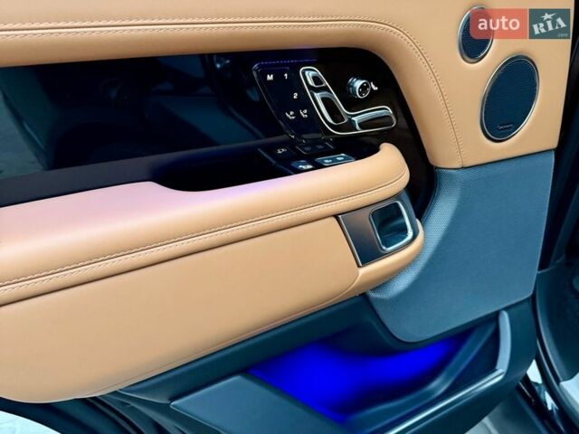 Черный Ленд Ровер Рендж Ровер, объемом двигателя 3 л и пробегом 69 тыс. км за 105000 $, фото 28 на Automoto.ua