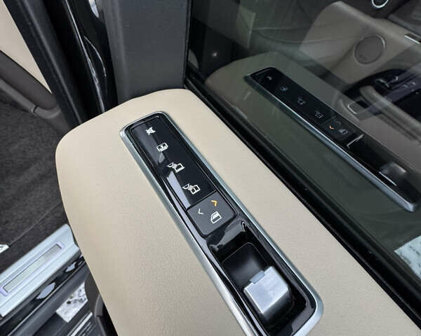 Черный Ленд Ровер Рендж Ровер, объемом двигателя 3 л и пробегом 90 тыс. км за 75555 $, фото 116 на Automoto.ua