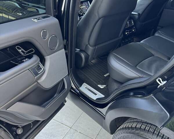 Черный Ленд Ровер Рендж Ровер, объемом двигателя 3 л и пробегом 51 тыс. км за 83500 $, фото 2 на Automoto.ua