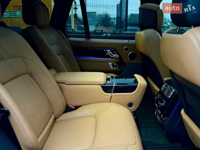 Черный Ленд Ровер Рендж Ровер, объемом двигателя 3 л и пробегом 69 тыс. км за 105000 $, фото 40 на Automoto.ua