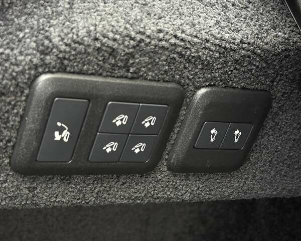 Чорний Ленд Ровер Рендж Ровер, об'ємом двигуна 3 л та пробігом 71 тис. км за 89990 $, фото 30 на Automoto.ua