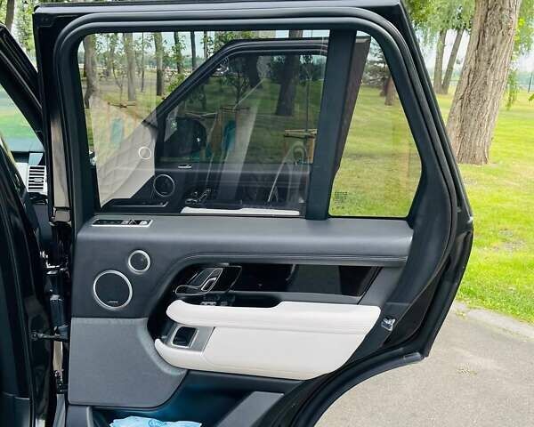 Черный Ленд Ровер Рендж Ровер, объемом двигателя 5 л и пробегом 45 тыс. км за 99800 $, фото 16 на Automoto.ua