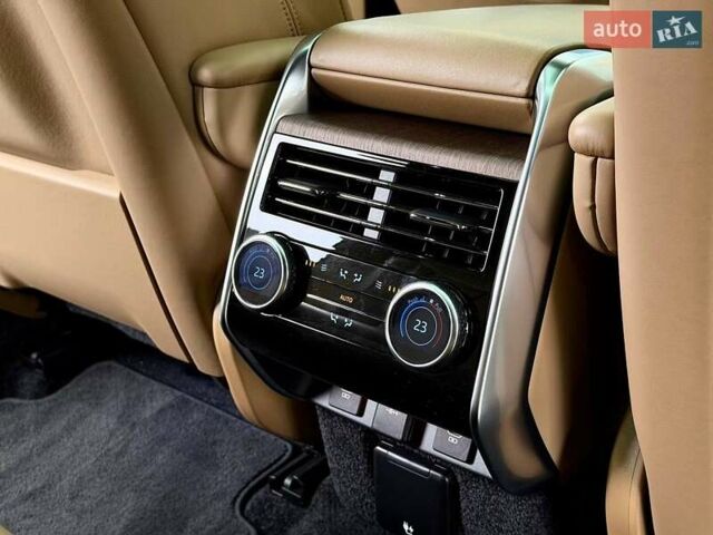 Черный Ленд Ровер Рендж Ровер, объемом двигателя 3 л и пробегом 59 тыс. км за 153500 $, фото 60 на Automoto.ua