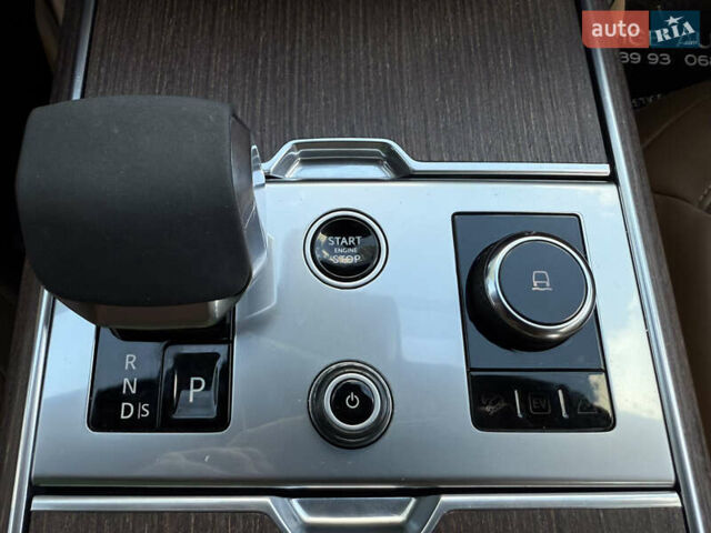 Ленд Ровер Рендж Ровер 2022 в Киеве на Automoto.ua Черный Ленд Ровер Рендж Ровер, объемом двигателя 3 л и пробегом 49 тыс. км за 150000 $, фото 73 на Automoto.ua