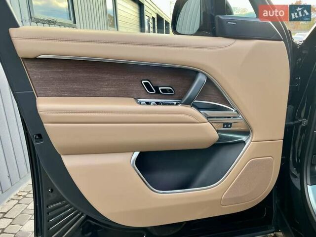 Ленд Ровер Рендж Ровер 2022 в Киеве на Automoto.ua Черный Ленд Ровер Рендж Ровер, объемом двигателя 3 л и пробегом 52 тыс. км за 153900 $, фото 14 на Automoto.ua