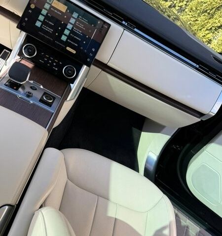 Чорний Ленд Ровер Рендж Ровер, об'ємом двигуна 3 л та пробігом 27 тис. км за 156500 $, фото 32 на Automoto.ua