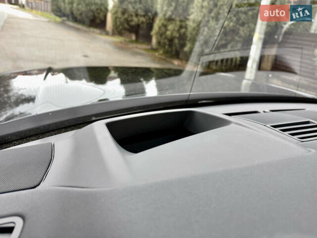 Чорний Ленд Ровер Рендж Ровер, об'ємом двигуна 3 л та пробігом 72 тис. км за 157000 $, фото 30 на Automoto.ua