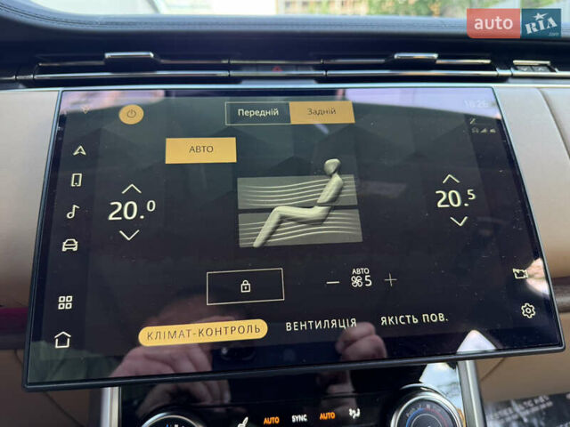 Черный Ленд Ровер Рендж Ровер, объемом двигателя 3 л и пробегом 49 тыс. км за 150000 $, фото 87 на Automoto.ua