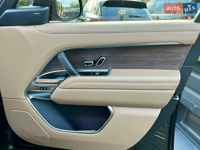 Ленд Ровер Рендж Ровер 2022 в Киеве на Automoto.ua Черный Ленд Ровер Рендж Ровер, объемом двигателя 3 л и пробегом 52 тыс. км за 153900 $, фото 60 на Automoto.ua