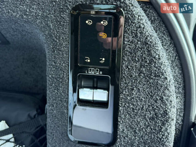 Черный Ленд Ровер Рендж Ровер, объемом двигателя 3 л и пробегом 49 тыс. км за 158000 $, фото 96 на Automoto.ua