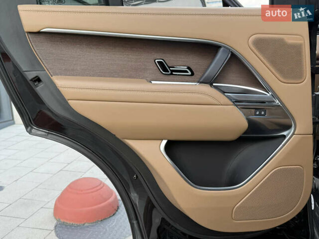 Черный Ленд Ровер Рендж Ровер, объемом двигателя 3 л и пробегом 49 тыс. км за 150000 $, фото 60 на Automoto.ua