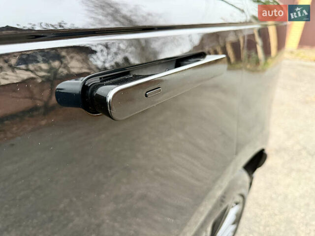 Чорний Ленд Ровер Рендж Ровер, об'ємом двигуна 3 л та пробігом 72 тис. км за 157000 $, фото 21 на Automoto.ua