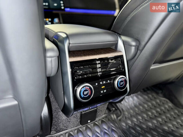 Чорний Ленд Ровер Рендж Ровер, об'ємом двигуна 4.4 л та пробігом 36 тис. км за 165000 $, фото 32 на Automoto.ua