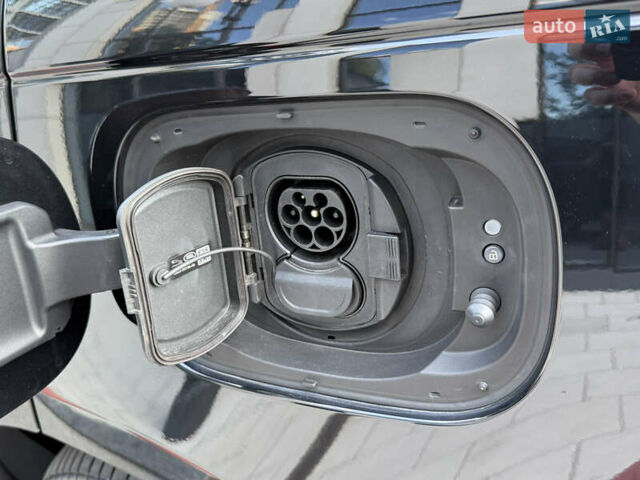 Черный Ленд Ровер Рендж Ровер, объемом двигателя 3 л и пробегом 49 тыс. км за 150000 $, фото 97 на Automoto.ua