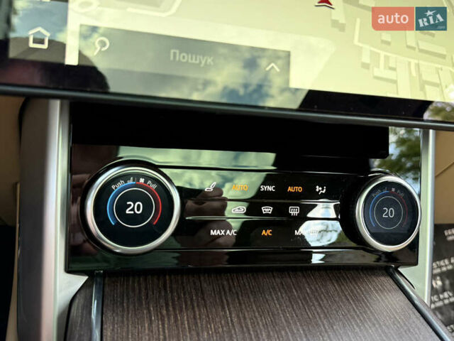 Черный Ленд Ровер Рендж Ровер, объемом двигателя 3 л и пробегом 49 тыс. км за 150000 $, фото 72 на Automoto.ua