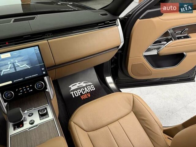Ленд Ровер Рендж Ровер 2022 в Киеве на Automoto.ua Черный Ленд Ровер Рендж Ровер, объемом двигателя 3 л и пробегом 61 тыс. км за 148700 $, фото 48 на Automoto.ua