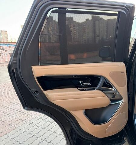 Чорний Ленд Ровер Рендж Ровер, об'ємом двигуна 3 л та пробігом 40 тис. км за 173000 $, фото 4 на Automoto.ua