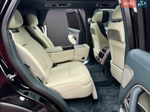 Чорний Ленд Ровер Рендж Ровер, об'ємом двигуна 4.4 л та пробігом 34 тис. км за 268000 $, фото 49 на Automoto.ua